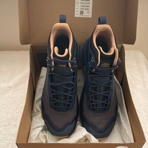 Lowa Fortux GTX QC All Terrain Running Shoes Size 10.5